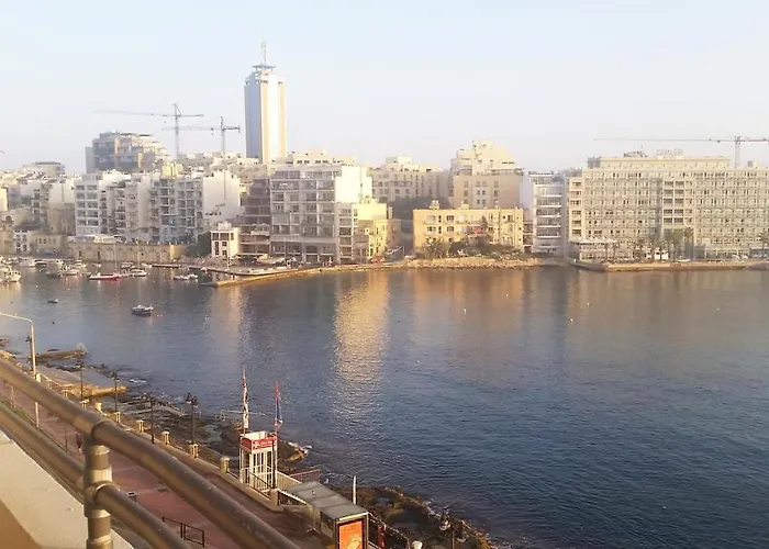 St Julians\' Sea Front, Spectacular View, Apartment