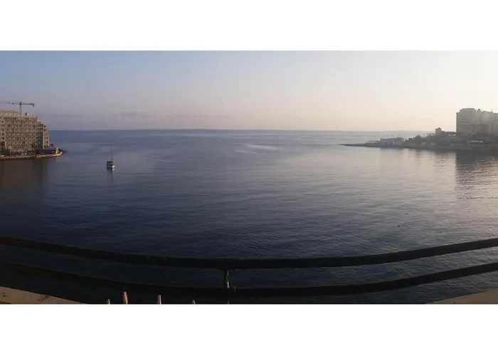 St Julians\' Sea Front, Spectacular View, Apartment
