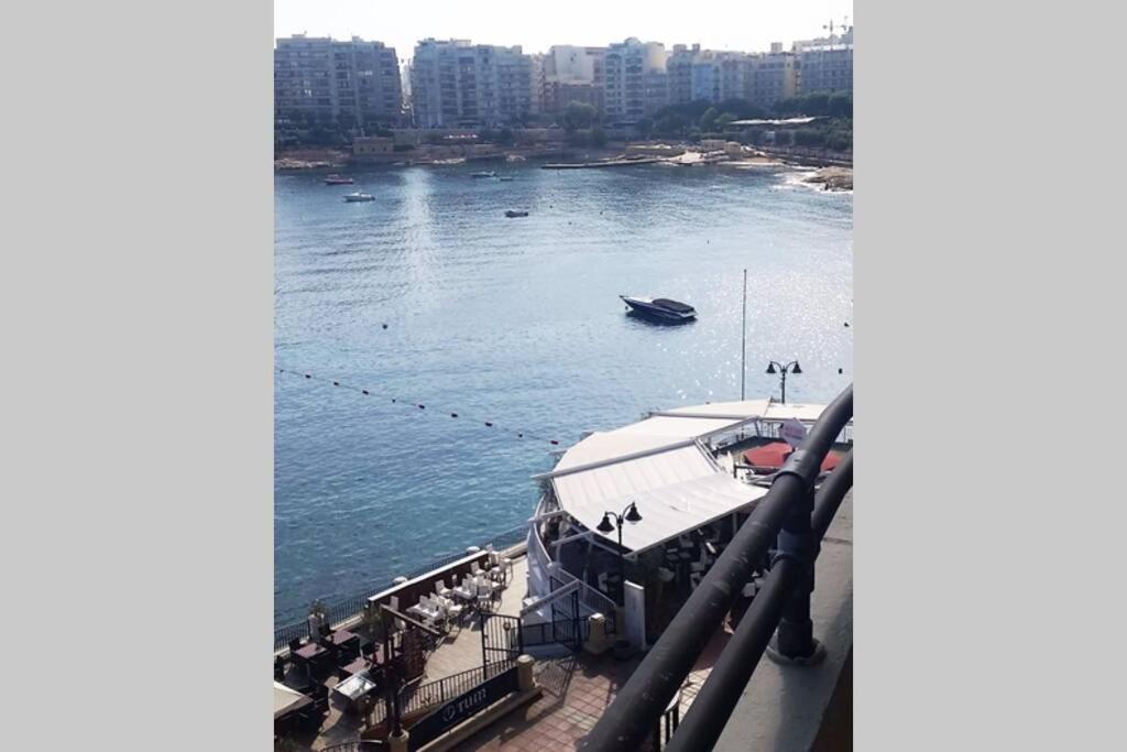 St Julians' Sea Front, Spectacular View, سانت جوليان