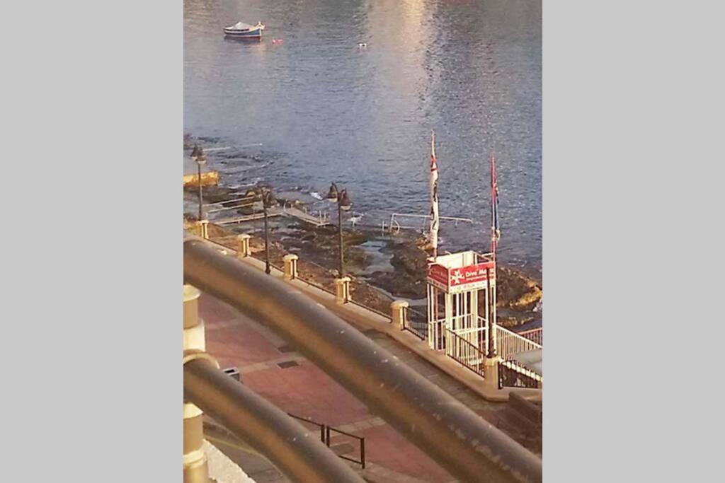 شقة St Julians' Sea Front, Spectacular View,